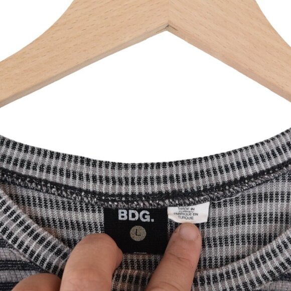 BDG by Urban Outfitters Womens L Striped Thermal Long Sleeve Shirt Gray Black - Picture 4 of 9